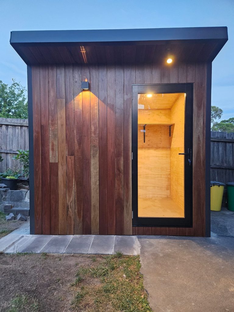 Viewbank Backyard Pod